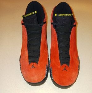 Jordan 14 Retro Ferrari x Challenge red